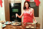 Ariella Ferrera : Milf And Cookies BRAZZERS